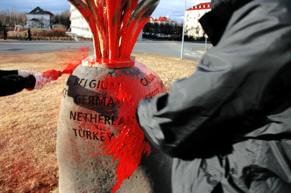 reikjaviko anarchistai pries nato 2